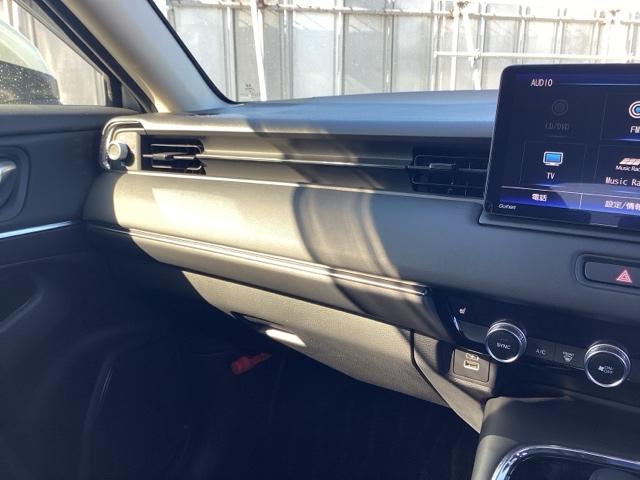 ヴェゼル ｅ：ＨＥＶＺ　ＥＴＣ／純正ナビ／バックモニター／ホンダセンシング　アダプティブＣＣ　スマートキー＆プッシュスタート　サイドＳＲＳ　イモビ　地デジ　Ｂカメ　キーレスエントリー　Ｃソナー　ＵＳＢポート　ＰＳ　点検記録簿（25枚目）