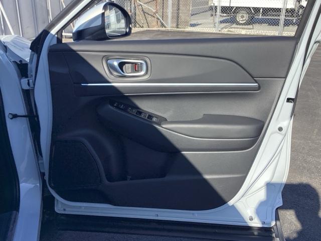 ヴェゼル ｅ：ＨＥＶＺ　ＥＴＣ／純正ナビ／バックモニター／ホンダセンシング　アダプティブＣＣ　スマートキー＆プッシュスタート　サイドＳＲＳ　イモビ　地デジ　Ｂカメ　キーレスエントリー　Ｃソナー　ＵＳＢポート　ＰＳ　点検記録簿（42枚目）