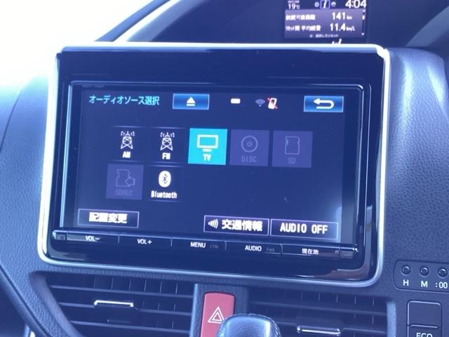 ヴォクシー ＺＳ煌　ＥＴＣ／メモリーナビ／バックモニター　アイスト　オートミラー　Ｒカメラ　オートクルーズ　地デジ　ＬＥＤライト　Ａライト　オートエアコン　ＤＶＤ可　盗難防止装置　ドライブレコーダー　３列　ＡＵＸ　ＡＢＳ（11枚目）