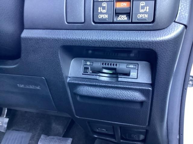 ヴォクシー ＺＳ煌　ＥＴＣ／メモリーナビ／バックモニター　アイスト　オートミラー　Ｒカメラ　オートクルーズ　地デジ　ＬＥＤライト　Ａライト　オートエアコン　ＤＶＤ可　盗難防止装置　ドライブレコーダー　３列　ＡＵＸ　ＡＢＳ（13枚目）