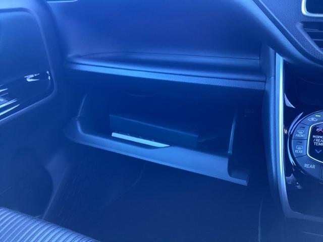 ヴォクシー ＺＳ煌　ＥＴＣ／メモリーナビ／バックモニター　アイスト　オートミラー　Ｒカメラ　オートクルーズ　地デジ　ＬＥＤライト　Ａライト　オートエアコン　ＤＶＤ可　盗難防止装置　ドライブレコーダー　３列　ＡＵＸ　ＡＢＳ（27枚目）