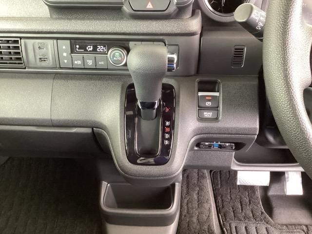 Ｎ－ＢＯＸカスタム ベースグレード　試乗車　メモリーナビ　ドラレコ　ＥＴＣ　衝突軽減Ｂ　ハイビームアシスト　ＵＳＢ　禁煙　フルセグテレビ　ＩＳＴＯＰ　ＬＥＤライト　Ｂカメラ　オートエアコン　ベンチＳ　前席シートヒーター　Ｓキー　ＥＳＣ（14枚目）