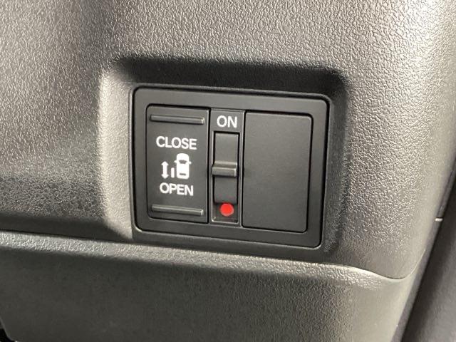 Ｎ－ＢＯＸカスタム ベースグレード　試乗車　メモリーナビ　ドラレコ　ＥＴＣ　衝突軽減Ｂ　ハイビームアシスト　ＵＳＢ　禁煙　フルセグテレビ　ＩＳＴＯＰ　ＬＥＤライト　Ｂカメラ　オートエアコン　ベンチＳ　前席シートヒーター　Ｓキー　ＥＳＣ（42枚目）