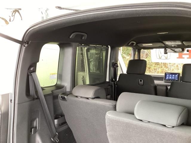 Ｎ－ＢＯＸカスタム ベースグレード　試乗車　メモリーナビ　ドラレコ　ＥＴＣ　衝突軽減Ｂ　ハイビームアシスト　ＵＳＢ　禁煙　フルセグテレビ　ＩＳＴＯＰ　ＬＥＤライト　Ｂカメラ　オートエアコン　ベンチＳ　前席シートヒーター　Ｓキー　ＥＳＣ（62枚目）