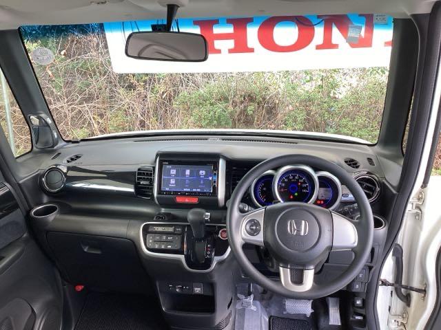 N-BOXカスタム G・Lパッケージ 純正メモリーナビ パワースライドドア エコモード 両側スライド片側電動 セキュリティー PW 横滑り防止装置付き ナビTV エアバック メンテナンスノート ベンチ席 スマキー キーレスエントリー(2枚目)