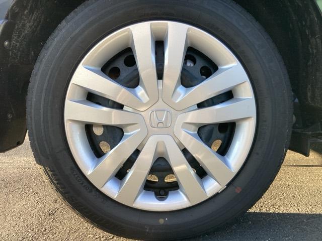 �X�`�[���z�C�[���ɂ́A�z�C�[���g�����i�z�C�[���J�o�[�j���t���Ă��܂��B