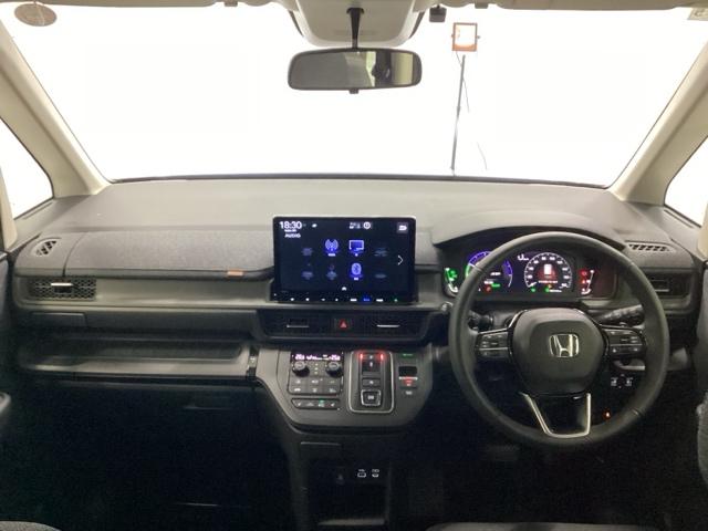 �^�]�ȂƏ���Ȃ̊Ԃ͂�������A�ړ����y�X�ł��B�����Ǝ肪�͂��ʒu�ɂ`�s�Z���N�g���o�[��G�A�R���X�C�b�`�Ȃǂ����葀�쐫�ɗD��Ă��܂�