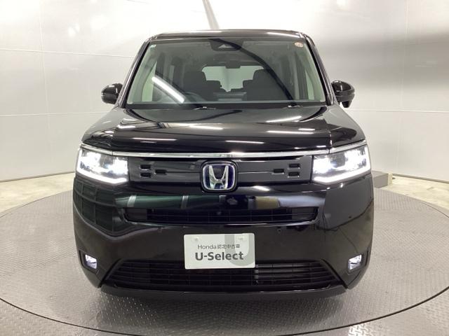 �k�d�c�w�b�h���C�g�𑕔����Ă��܂��B�k�d�c�w�b�h���C�g�͂ƂĂ����邭�A�J�̓����ԑ��s�����S�E���S�ł��B�I�[�g���C�g�R���g���[���t���Ŏ��̖͂��邳�ɉ����Ď����œ_���E�������܂�