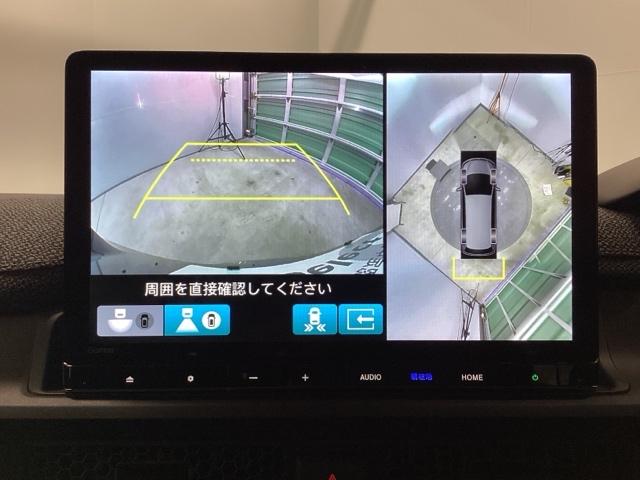 �}���`�r���[�J�����𓋍ڂł��̂ŁA�܂�Ō����낵�f���̂悤�Ɏԗ��̎��͂��m�F�ł��܂��B