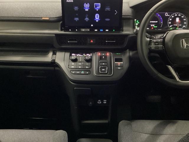 �`�s�Z���N�g���o�[�̑���Ɏw��ő��삷��G���N�g���b�N�M�A�Z���N�^�[���̗p�B�X�}�[�g�ȑ��삪�y���߂܂�