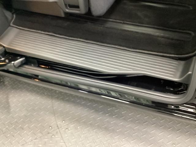 �傫���J���X���C�h�h�A�ŋ����ꏊ�ł��ׂ��C�ɂ��邱�ƂȂ��y�ɏ��~��ł��܂�