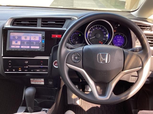 ��ɂȂ��ފ��o�̃X�e�A�����O�ł��B�����S�n�A�f�U�C�����A���쐫�ɂ���������A�C�e���ł�