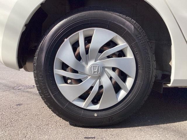 �X�`�[���z�C�[���ɂ́A�z�C�[���g�����i�z�C�[���J�o�[�j���t���Ă��܂��B