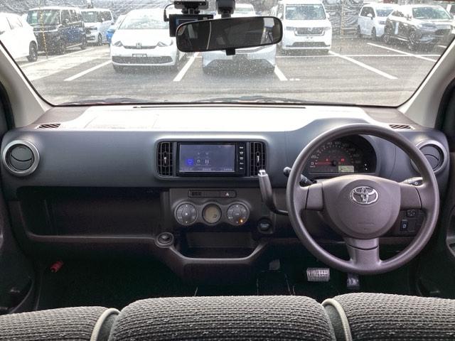 �t�����g�K���X���傫���A���C�h�Ȏ��E�ŉ^�]�����₷���Ȃ�悤�ɐݒ肳��Ă��܂��B