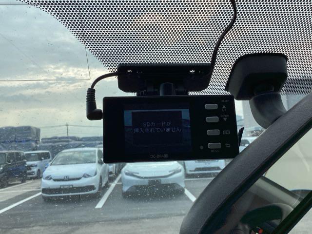 �h���C�u���R�[�_�[�̉摜�ł��I�܂����I�̎��̂��߂Ƀh���C�u���R�[�_�[�������Ă��܂��B�Փ˂����m����ƈ�莞�ԉ摜�������ۑ��ł���̂ň��S�ł��B