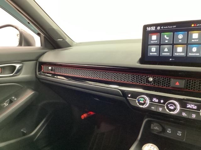 �{�f�B�[��C���e���A�͐��X�^�b�t������䒚�J�ɖ����A�N���[�j���O���Ă��܂�