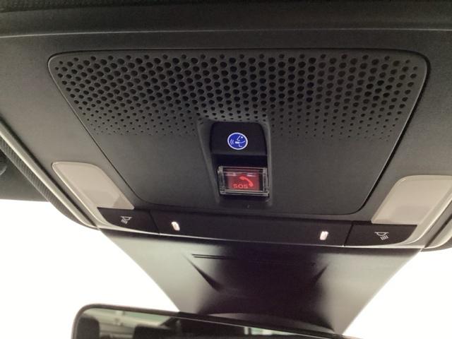 �ً}�ʕ�{�^���͓V��ɂ���܂��B�^�]���̑̒��s�ǂ�A�G�A�o�b�O�̍쓮���Ȃ����̂̍ۂɂ͉����Ă��������B