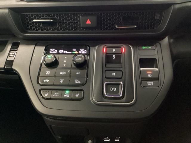 �����A�N�V�����ŃX���[�Y�ȉ^�]���x������A�G���N�g���b�N�M�A�Z���N�^�[�ɁA�p�[�L���O�u���[�L�́A�d�q����p�[�L���O�u���[�L�ł��B