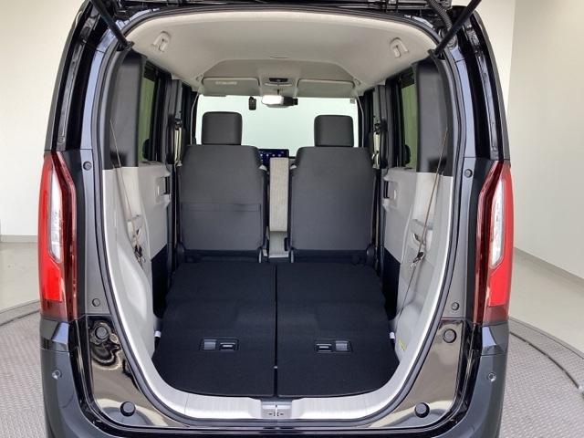 ベースグレード　試乗車／ＥＴＣ／純正ナビ／バックモニター／ホンダセンシング　Ｂｌｕｅｔｏｏｔｈ音楽　オートブレーキ　車線維持支援システム　パーキングセンサー　アダクティブクルーズコントロール　ＵＳＢ入力　Ｗエアバッグ（画像9）