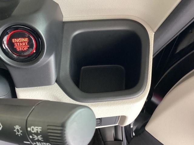 ベースグレード　試乗車／ＥＴＣ／純正ナビ／バックモニター／ホンダセンシング　Ｂｌｕｅｔｏｏｔｈ音楽　オートブレーキ　車線維持支援システム　パーキングセンサー　アダクティブクルーズコントロール　ＵＳＢ入力　Ｗエアバッグ（画像27）