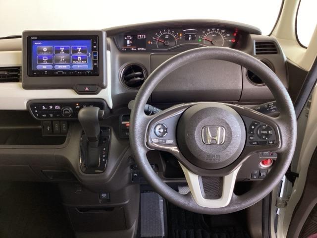 Ｌ　ＨｏｎｄａＳＥＮＳＩＮＧリア左側パワースライドドア運転席＆助手席シートバックテーブル運転席＆助手席シートヒーター　オートライ　追従走行　ソナー　フルセグテレビ　車線逸脱警報装置　ｉ－ｓｔｏｐ　ＵＳＢ（画像3）