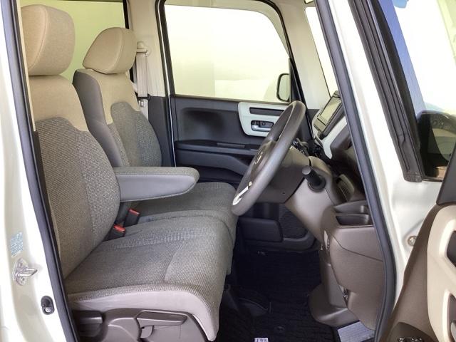 Ｌ　ＨｏｎｄａＳＥＮＳＩＮＧリア左側パワースライドドア運転席＆助手席シートバックテーブル運転席＆助手席シートヒーター　オートライ　追従走行　ソナー　フルセグテレビ　車線逸脱警報装置　ｉ－ｓｔｏｐ　ＵＳＢ（画像10）