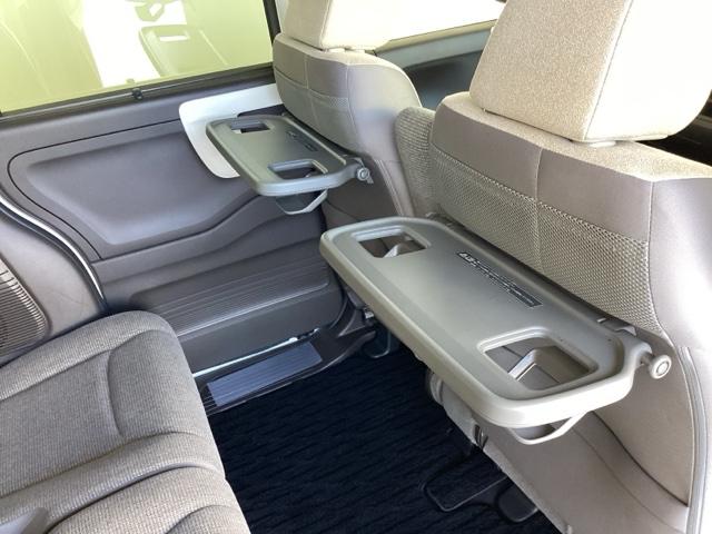 Ｌ　ＨｏｎｄａＳＥＮＳＩＮＧリア左側パワースライドドア運転席＆助手席シートバックテーブル運転席＆助手席シートヒーター　オートライ　追従走行　ソナー　フルセグテレビ　車線逸脱警報装置　ｉ－ｓｔｏｐ　ＵＳＢ（画像20）