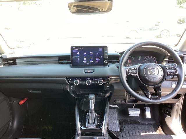ｅ：ＨＥＶＺ　試乗車　メモリーナビ　ＥＴＣ　リアカメラ　シートヒーター　クリアランスソナ－　パワートランク　ＬＫＡＳ　追従　地上デジタル　ＢＴオーディオ　サイドカーテンエアバック　ＵＳＢ　両席エアバック　エアバッグ（画像2）