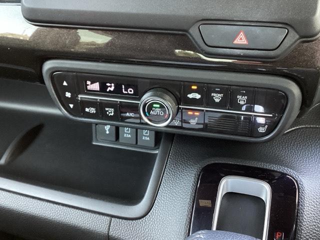 Ｇ・Ｌターボホンダセンシング　メモリーナビ　ＥＴＣ　リアカメラ　シートヒーター　リヤビューカメラ　左右電動スライド　ｉストップ　ＤＶＤ再生機能　スマートキーシステム　パワーウィンドウ　Ｂｌｕｅｔｏｏｔｈ　アダプティブクルコン　ＰＳ（画像12）
