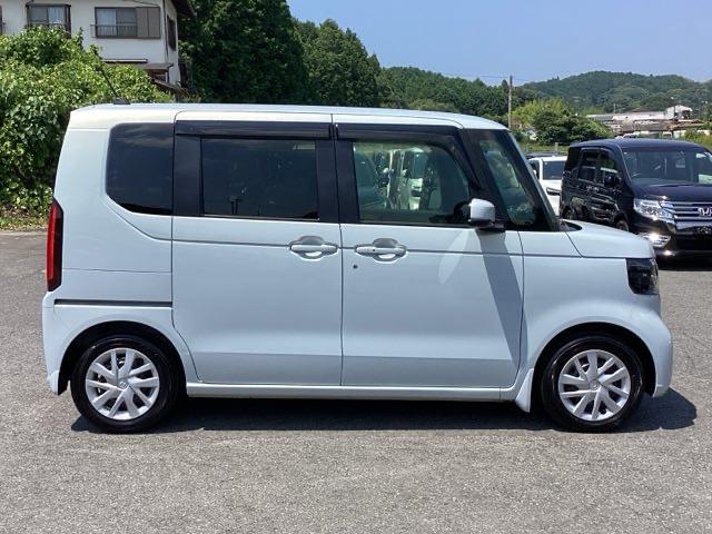 ベースグレード　試乗車　メモリーナビ　ＥＴＣ　リアカメラ　Ｂｌｕｅｔｏｏｔｈ音楽　オートブレーキ　車線維持支援システム　パーキングセンサー　アダクティブクルーズコントロール　ＤＶＤ再生　ＵＳＢ入力　Ｗエアバッグ（画像7）