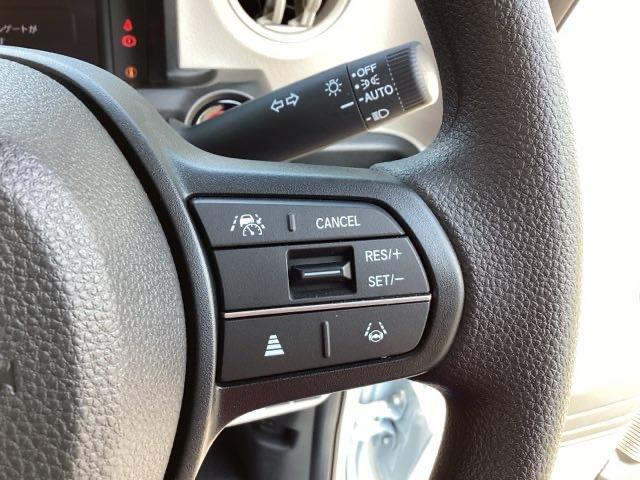 ベースグレード　試乗車　メモリーナビ　ＥＴＣ　リアカメラ　Ｂｌｕｅｔｏｏｔｈ音楽　オートブレーキ　車線維持支援システム　パーキングセンサー　アダクティブクルーズコントロール　ＤＶＤ再生　ＵＳＢ入力　Ｗエアバッグ（画像27）