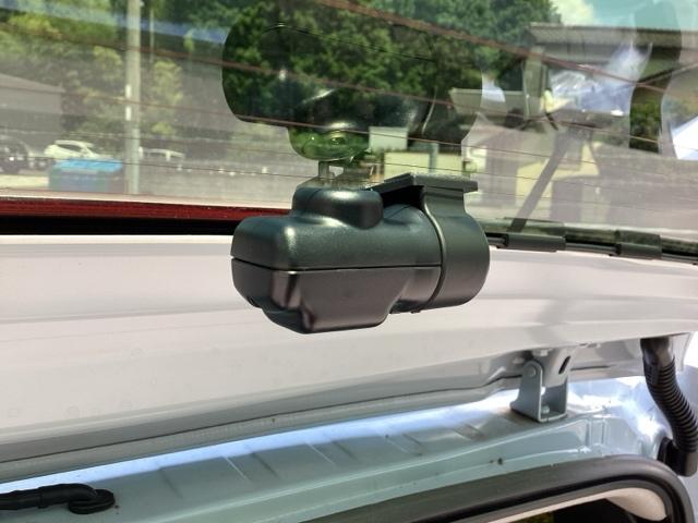 ベースグレード　試乗車　メモリーナビ　ＥＴＣ　リアカメラ　Ｂｌｕｅｔｏｏｔｈ音楽　オートブレーキ　車線維持支援システム　パーキングセンサー　アダクティブクルーズコントロール　ＤＶＤ再生　ＵＳＢ入力　Ｗエアバッグ（画像48）