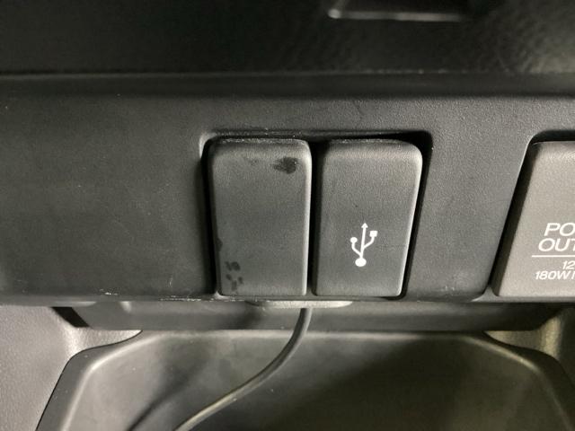 １３Ｇ・Ｓホンダセンシング　ＥＴＣ／純正ナビ／バックモニター／ホンダセンシング　ＡＡＣ　記録簿　クルコン　ブルートゥース　Ｗエアバッグ　ドライブレコーダー装着車　スマ－トキ－　サイドエアバック　フルセグＴＶ　ＬＥＤヘッド　ＤＶＤ（画像26）