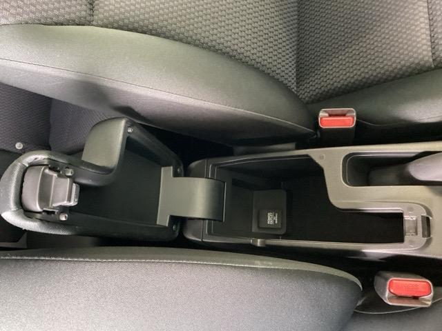 １３Ｇ・Ｓホンダセンシング　ＥＴＣ／純正ナビ／バックモニター／ホンダセンシング　ＡＡＣ　記録簿　クルコン　ブルートゥース　Ｗエアバッグ　ドライブレコーダー装着車　スマ－トキ－　サイドエアバック　フルセグＴＶ　ＬＥＤヘッド　ＤＶＤ（画像30）
