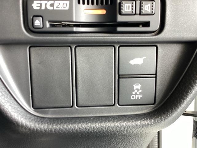 ｅ：ＨＥＶＺ　ＥＴＣ／純正ナビ／バックモニター／ホンダセンシング／全周囲カメラ　サイドカメラ　フロントカメラ　黒革シート　レーンキープ　Ｐセンサー　Ｐシート　フルセグテレビ　整備記録簿　ＵＳＢ　オートエアコン（画像34）