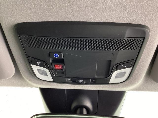 ｅ：ＨＥＶホーム　ＥＴＣ／純正ナビ／バックモニター／ホンダセンシング　電動格納ドアミラー　地デジ　レーダークルーズコントロール　車線維持支援システム　パーキングセンサー　Ｂｌｕｅｔｏｏｔｈオーディオ　パワステ　ＡＡＣ（画像32）