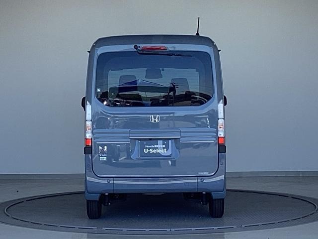 ｅ：ファン　試乗車／ＥＴＣ／純正ナビ／バックモニター／ホンダセンシング　ＬＥＤヘッド　サイドカーテンエアバック　地デジチューナー　電動格納ミラー　インテリキー　デモカーＵＰ　ＵＳＢ　エアコン　ＥＴＣ車載器　ＥＳＣ（画像6）