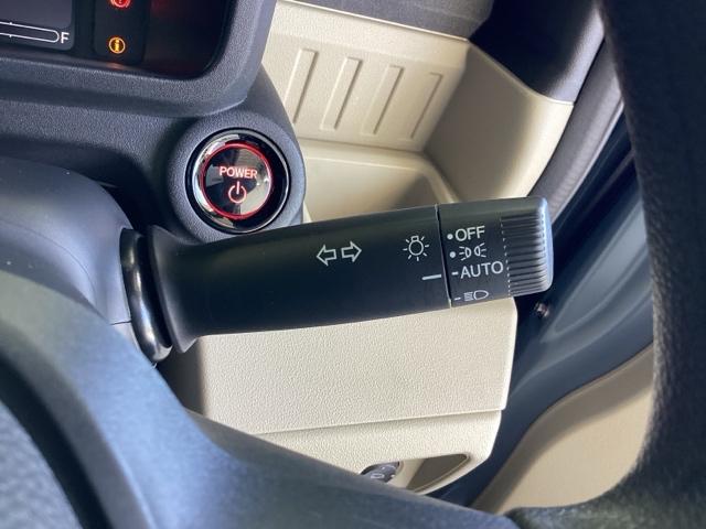 ｅ：ファン　試乗車／ＥＴＣ／純正ナビ／バックモニター／ホンダセンシング　ＬＥＤヘッド　サイドカーテンエアバック　地デジチューナー　電動格納ミラー　インテリキー　デモカーＵＰ　ＵＳＢ　エアコン　ＥＴＣ車載器　ＥＳＣ（画像35）