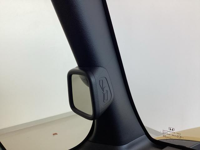 ファッションスタイル　試乗車／２トーンカラー／ファッションスタイル／ＥＴＣ／純正ナビ／バックモニター／ホンダセンシング　車線逸脱　追従走行　電格ミラー　ブレーキサポート　地デジ対応　ＢＴオーディオ　ワンオ－ナ－　Ｄレコ（画像29）