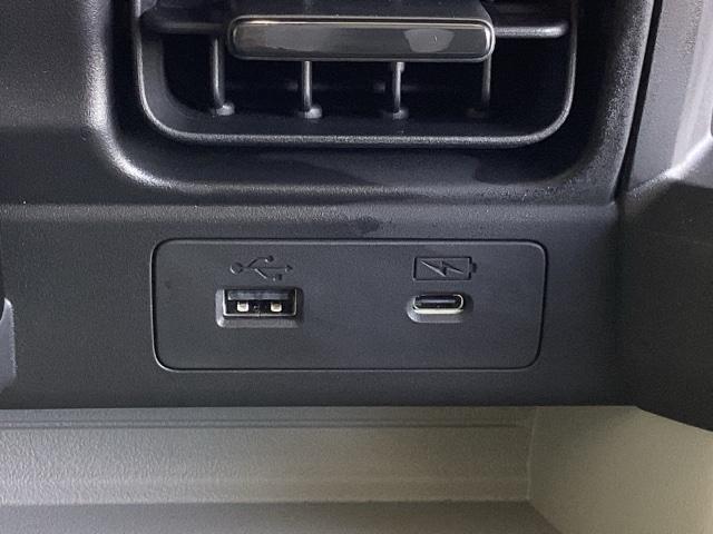 ｅ：Ｇ　試乗車／急速充電ポート／ＥＴＣ／ディスプレイオーディオ／バックモニター／ホンダセンシング　Ｂｌｕｅｔｏｏｔｈ　アダプティブクルーズコントロール　バックカメラ　ＬＥＤヘッドライト　パーキングセンサー（画像26）