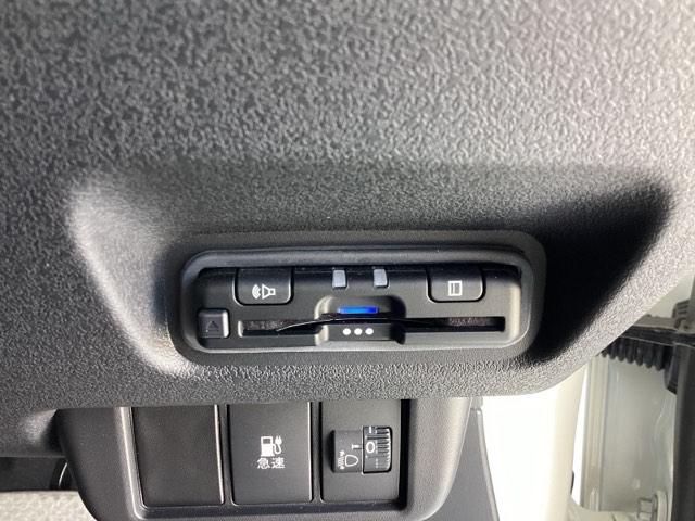 ｅ：Ｇ　試乗車／急速充電ポート／ＥＴＣ／ディスプレイオーディオ／バックモニター／ホンダセンシング　Ｂｌｕｅｔｏｏｔｈ　アダプティブクルーズコントロール　バックカメラ　ＬＥＤヘッドライト　パーキングセンサー（画像29）