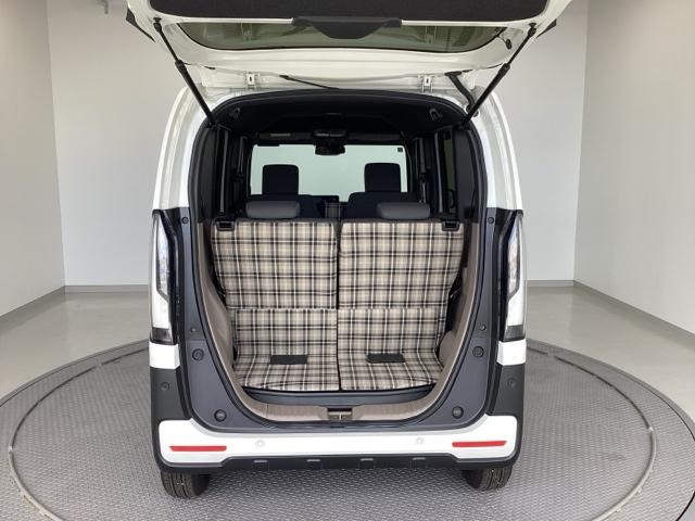 ベースグレード　ＥＴＣ／純正ナビ／バックモニター／ホンダセンシング　運転席シートヒーター　衝突被害軽減ブレーキ　スマ－トキ－　エアコン　横滑り防止機能　Ｒカメラ　ベンチシート　ＬＥＤ　キーレス　フルセグＴＶ　ナビＴＶ（画像7）