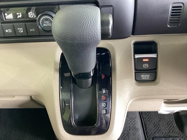 ベースグレード　ＥＴＣ／純正ナビ／バックモニター／ホンダセンシング　運転席シートヒーター　衝突被害軽減ブレーキ　スマ－トキ－　エアコン　横滑り防止機能　Ｒカメラ　ベンチシート　ＬＥＤ　キーレス　フルセグＴＶ　ナビＴＶ（画像12）