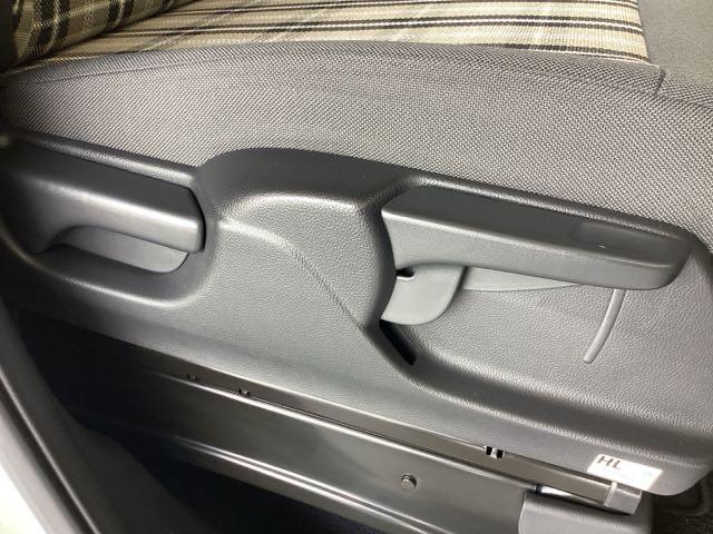 ベースグレード　ＥＴＣ／純正ナビ／バックモニター／ホンダセンシング　運転席シートヒーター　衝突被害軽減ブレーキ　スマ－トキ－　エアコン　横滑り防止機能　Ｒカメラ　ベンチシート　ＬＥＤ　キーレス　フルセグＴＶ　ナビＴＶ（画像22）