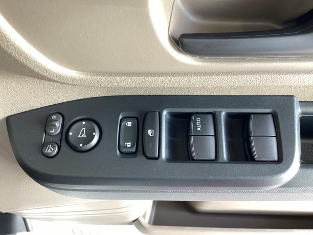 ベースグレード　ＥＴＣ／純正ナビ／バックモニター／ホンダセンシング　運転席シートヒーター　衝突被害軽減ブレーキ　スマ－トキ－　エアコン　横滑り防止機能　Ｒカメラ　ベンチシート　ＬＥＤ　キーレス　フルセグＴＶ　ナビＴＶ（画像23）