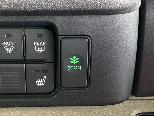 ベースグレード　ＥＴＣ／純正ナビ／バックモニター／ホンダセンシング　運転席シートヒーター　衝突被害軽減ブレーキ　スマ－トキ－　エアコン　横滑り防止機能　Ｒカメラ　ベンチシート　ＬＥＤ　キーレス　フルセグＴＶ　ナビＴＶ（画像30）