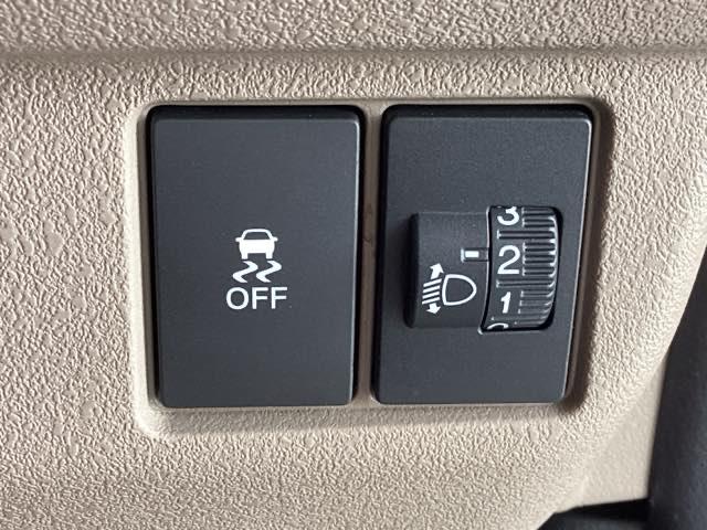 ベースグレード　ＥＴＣ／純正ナビ／バックモニター／ホンダセンシング　運転席シートヒーター　衝突被害軽減ブレーキ　スマ－トキ－　エアコン　横滑り防止機能　Ｒカメラ　ベンチシート　ＬＥＤ　キーレス　フルセグＴＶ　ナビＴＶ（画像32）