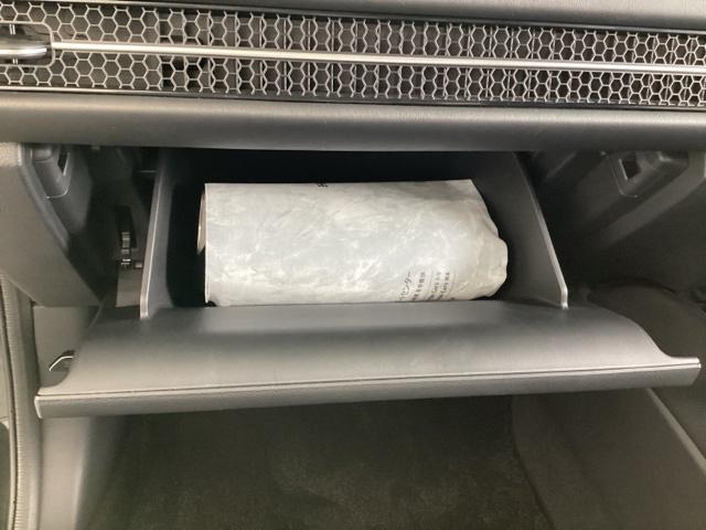 ｅ：ＨＥＶＺ特別仕様車ブラックスタイル　ＢＯＳＥプレミアムサウンドシステム／試乗車／ＥＴＣ／純正ナビ／バックモニター／ホンダセンシング／全周囲カメラ　衝突軽減装置　電動テールゲート　前後障害物センサー　レーダークルーズコントロール　Ｐシート（画像31）