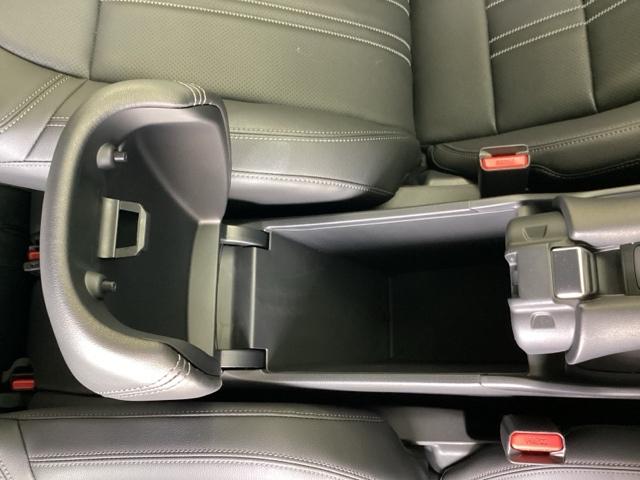 ｅ：ＨＥＶＺ特別仕様車ブラックスタイル　ＢＯＳＥプレミアムサウンドシステム／試乗車／ＥＴＣ／純正ナビ／バックモニター／ホンダセンシング／全周囲カメラ　衝突軽減装置　電動テールゲート　前後障害物センサー　レーダークルーズコントロール　Ｐシート（画像36）