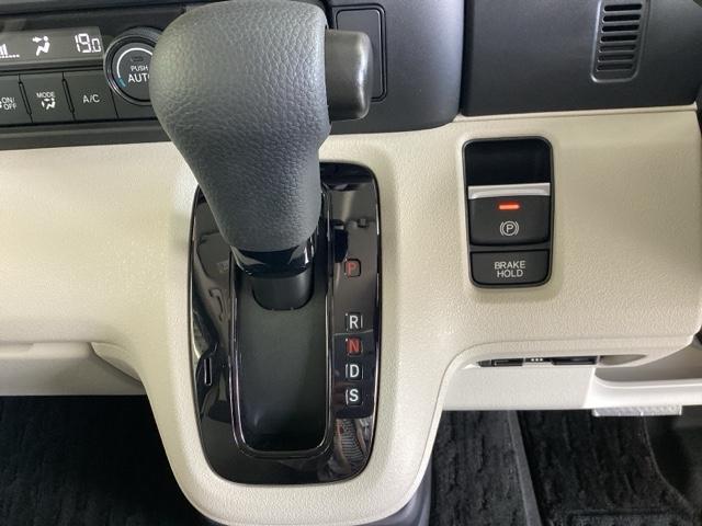 ベースグレード　試乗車／純正ナビゲーション／純正ドライブレコーダー　ｂｌｕｅｔｏｏｔｈ　レーダーブレーキ　ベンチシ－ト　レーダークルーズコントロール　セキュリティアラーム　キーレスエントリー　フルセグテレビ　ナビＴＶ（画像12）